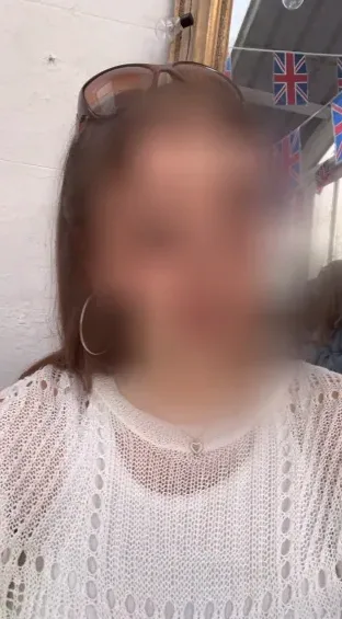 Lara, 26 años